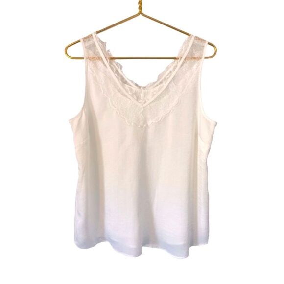 Cache Soft Stretch Satin Lace Butter Soft‎ Top, Size Small - Picture 2 of 3